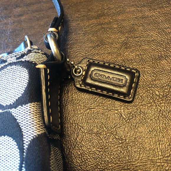 Coach wristlet - Picture 2 of 4